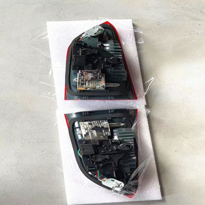 مصباح المصابيح الداخلية اليسرى أو اليمنى ، صندوق السيارة الخلفي لسيارة BMW F49 X1-من من من الخلف ، من من الشركة المصنعة الأصلية