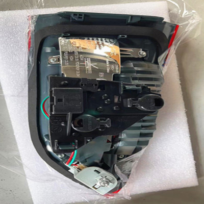 مصباح المصابيح الداخلية اليسرى أو اليمنى ، صندوق السيارة الخلفي لسيارة BMW F49 X1-من من من الخلف ، من من الشركة المصنعة الأصلية