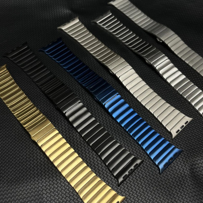 حزام ستانلس ستيل بلون التيتانيوم لساعة أبل – مظهر...