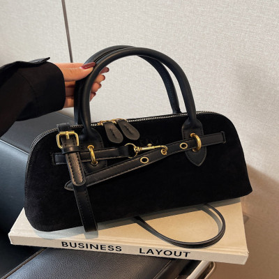 حقيبة نسائية عصرية كلاسيكية