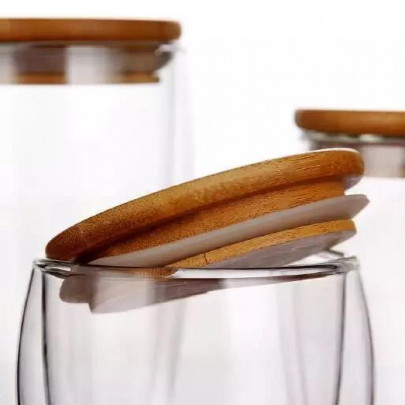 كوب زجاجي بغطاء خشبي