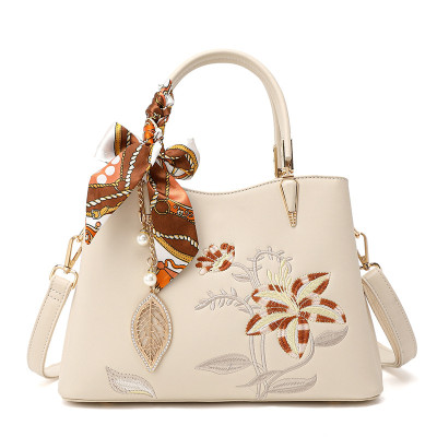 حقائب يد ومحافظ للسيدات بتصميم أنيق حقائب نسائية ف...