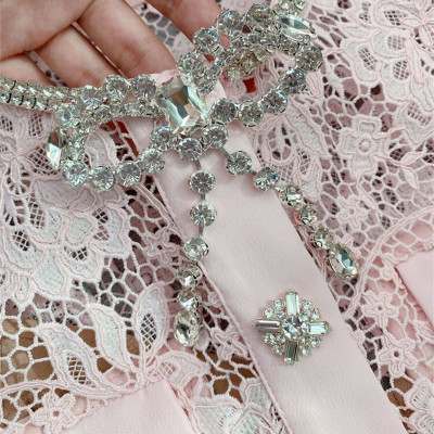 فستان نسائي متوسط الصدر من الدانتيل ، كم قصير ، كر...