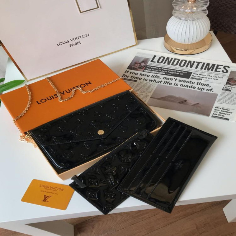 شنطة لويس فيتون اسود لامع صغير