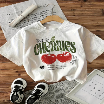 شيرت مع القلب الكرز الجرافيك