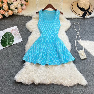 فستان نسائي قصير على حرف a