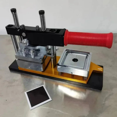 مكبس شارة ثلاجة مربعة الشكل ، ماكينة يدوية دوارة ل...