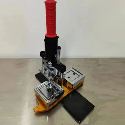 مكبس شارة ثلاجة مربعة الشكل ، ماكينة يدوية دوارة ل...