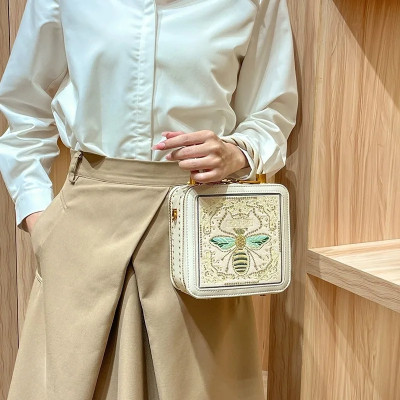 الراقية جلد طبيعي التطريز المرأة حقيبة كروسبودي جد...