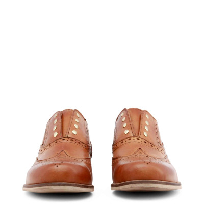 حذاء رسمي إيطالي من الجلد بتفاصيل حفر دقيقة