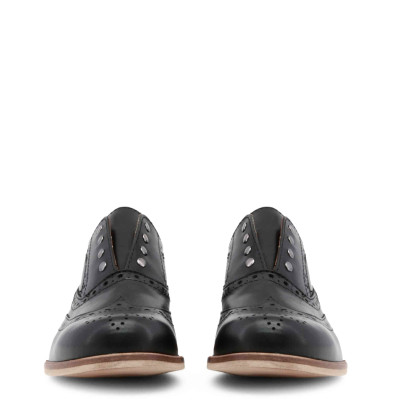 حذاء جلدي رجالي بتفاصيل حفر دقيقة