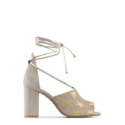 حذاء نسائي بكعب عريض بنجوم ذهبية