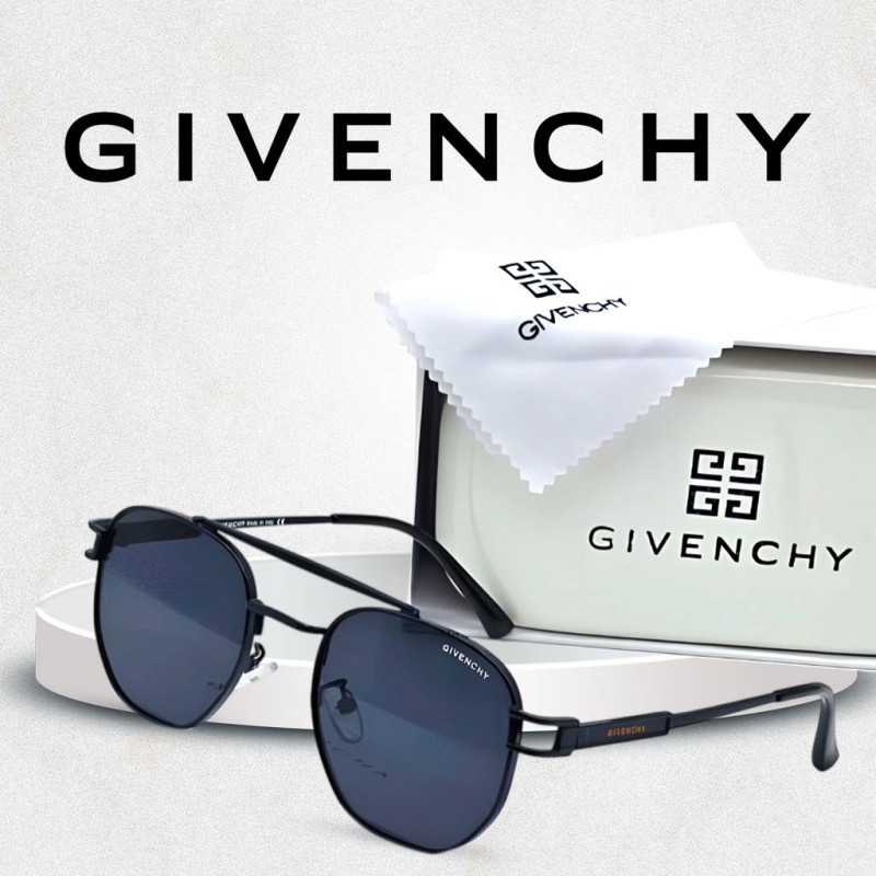 نظارة بتصميم جيفنشي