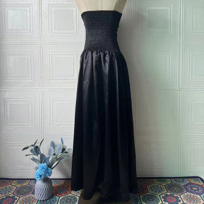 فستان نسائي طويل راقي ومميز باللون الأسود الملكي