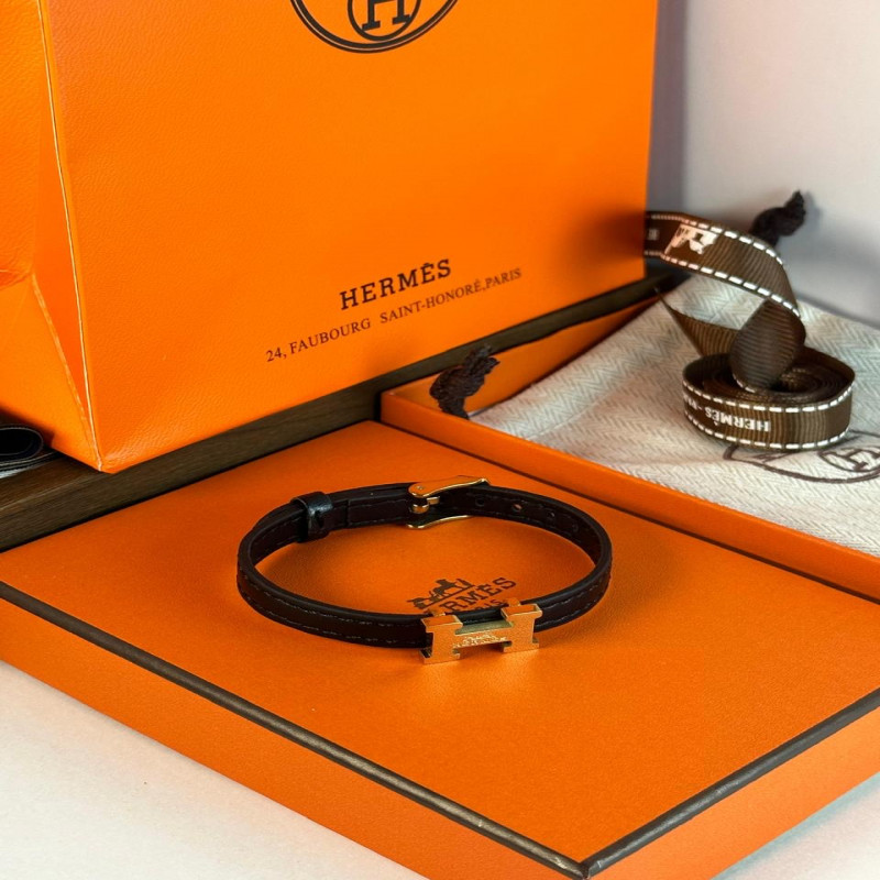 اسوارة من ماركة هرمس Hermès