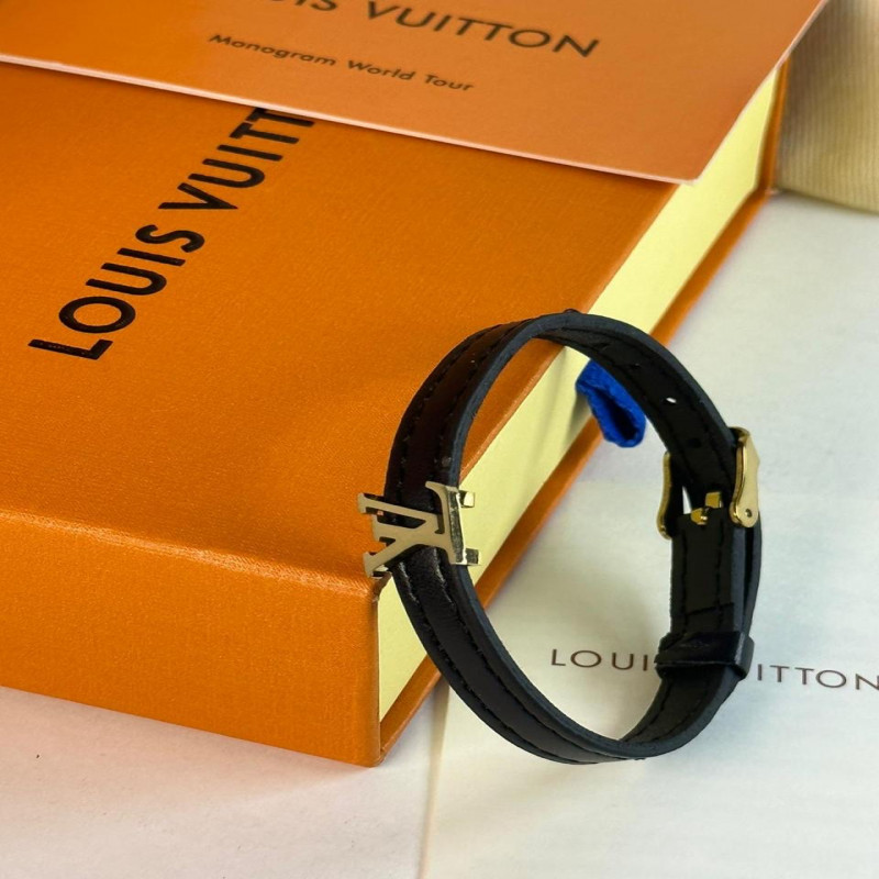 اسوارة من ماركة لويس فيتون Louis viton