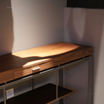 طاولات وحدة تحكم إيطالية من الخشب الصلب للقاعة ، ط...