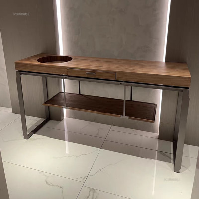 طاولات وحدة تحكم إيطالية من الخشب الصلب للقاعة ، ط...