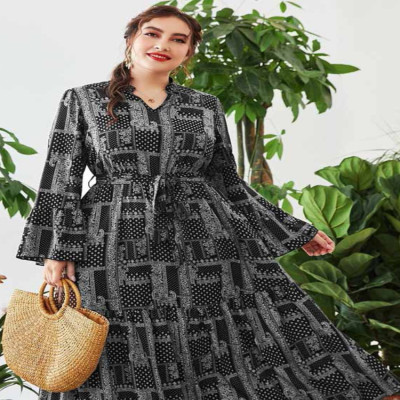 جلابية نسائية أنيقة بمقاسات كبيرة