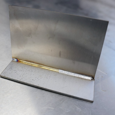 آلة لحام بالليزر 1500 واط آلة لحام ليزر صغيرة لتبر...