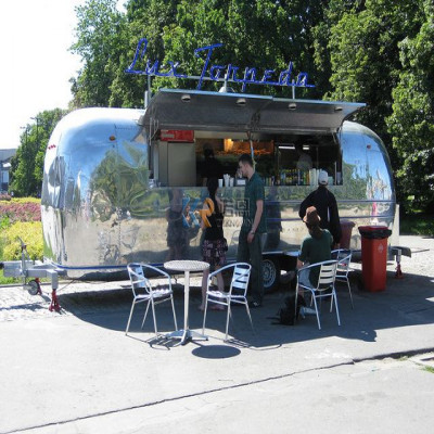 مقطورة طعام Airstream مع مُعدّات مطبخ كاملة ، شاحن...