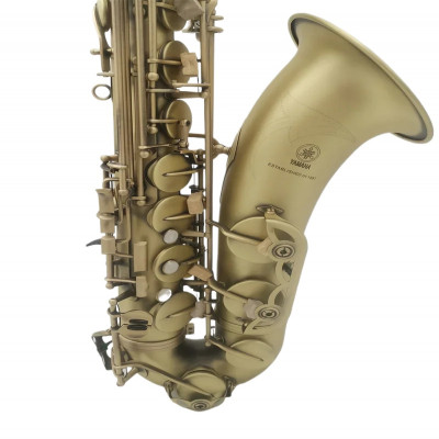 ساكسفون تينور عتيق مع حافظة ، نحاسي عتيق ، مسطح ب...