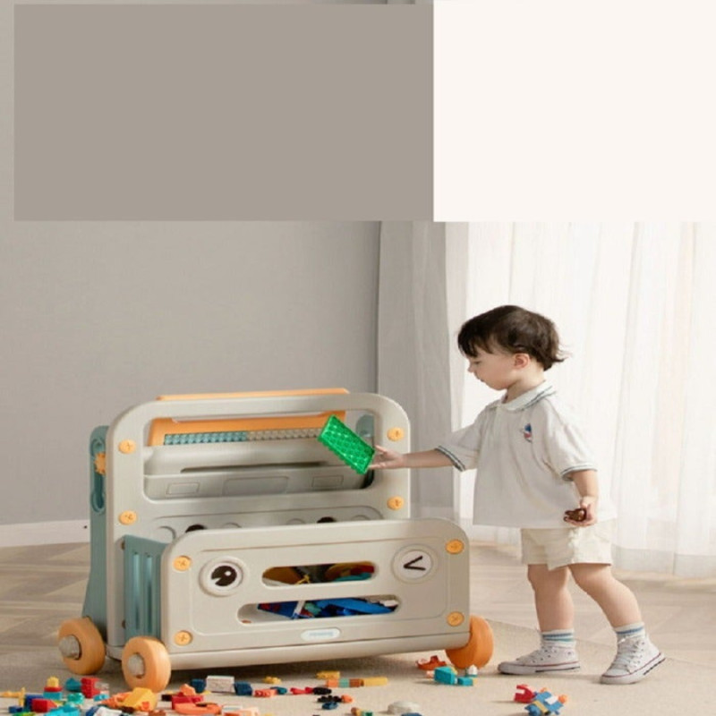 طاولة بتصميم سيارة مع لوحة رسم وكرسي