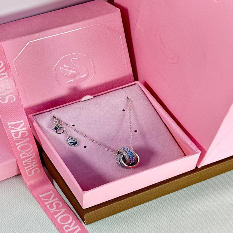 سلسال نسائي أنيق من ماركة سواروفسكي SWAROVSKI