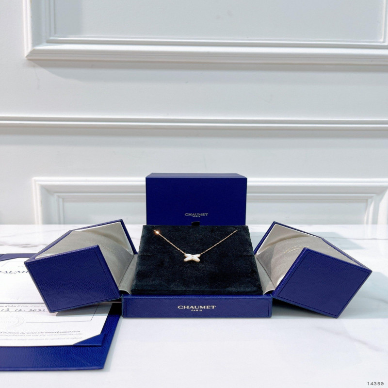 سلسال نسائي أنيق من ماركة شوميه CHAUMET