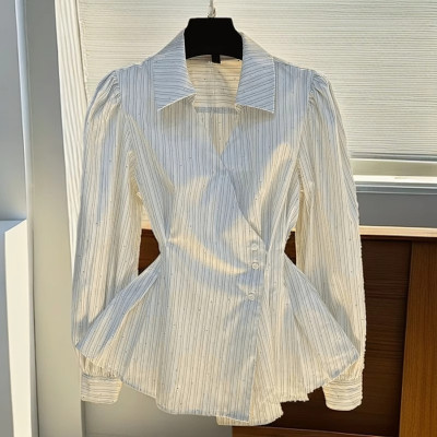 فستان نسائي