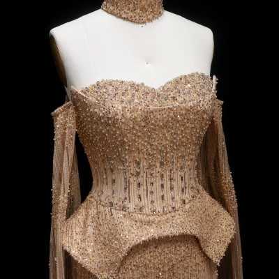 شارون سعيد فستان سهرة فاخر رمادي كريستال بأكمام كي...