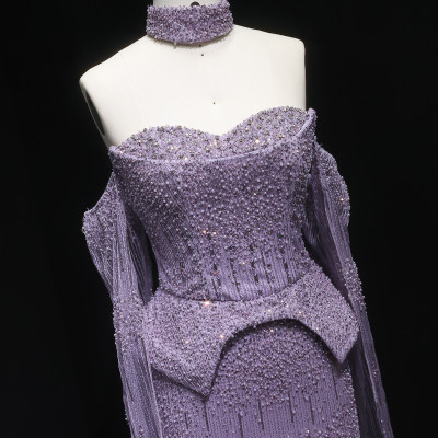 شارون سعيد فستان سهرة فاخر رمادي كريستال بأكمام كي...