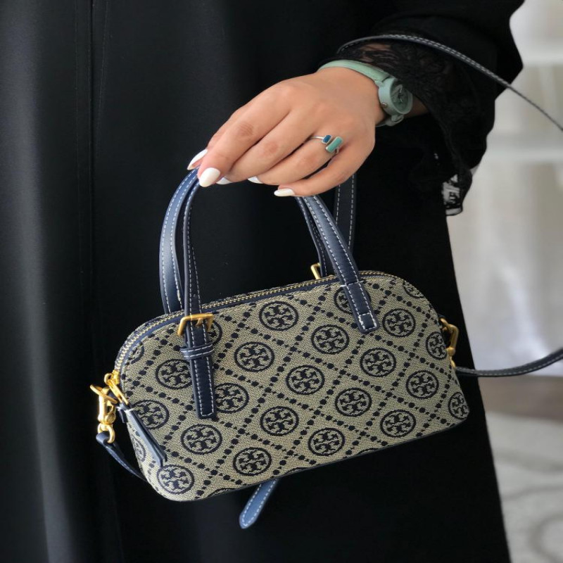 شنطة نسائية من ماركة توري بورش