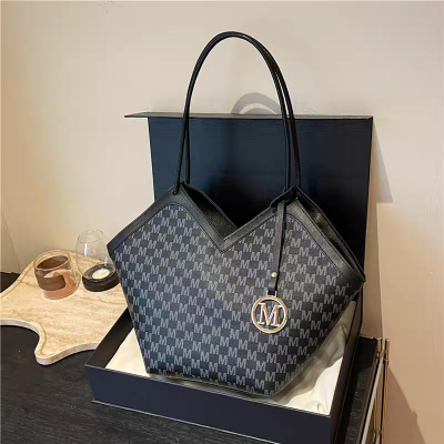 حقيبة كتف فاخرة خفيفة متقدمة طباعة حروف M حقيبة يد...