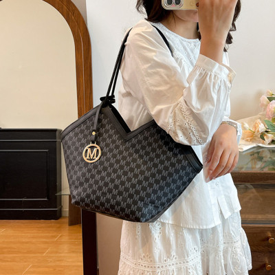 حقيبة كتف فاخرة خفيفة متقدمة طباعة حروف M حقيبة يد...