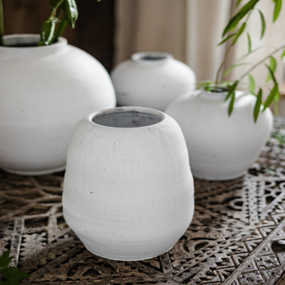 مزهرية سيراميك كبيرة الحجم بيضاء سميكة على شكل قمر...