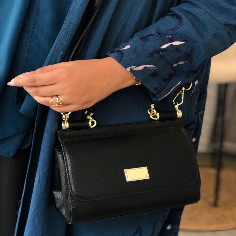 شنطة نسائية من ماركة دولتشي اند غابانا D&G