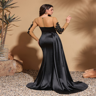 فستان ساتان شبكي مزين بأكمام طويلة مع أشرطة جانبية