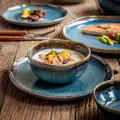 لوحة تغيير الفرن الزرقاء، أطباق الشاحن، أطقم العشا...