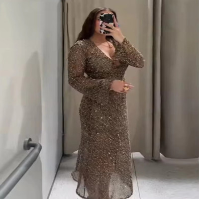 فستان نسائي طويل مطرز بالترتر مثير بياقة على شكل v...