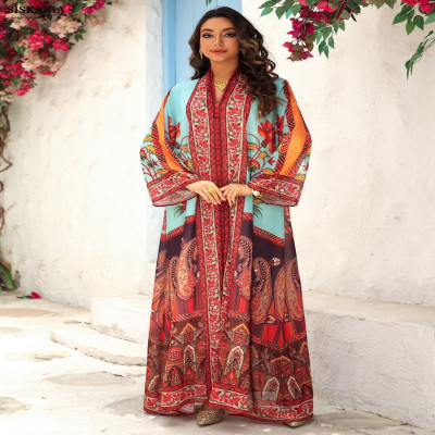 فستان ماكسي فاخر مطبوع عليه زهور من Siskakia Dubai...