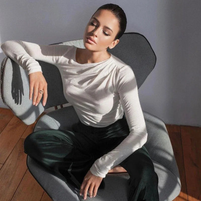 تي شيرت أبيض بأكمام طويلة تي شيرت نسائي أساسي قصير...