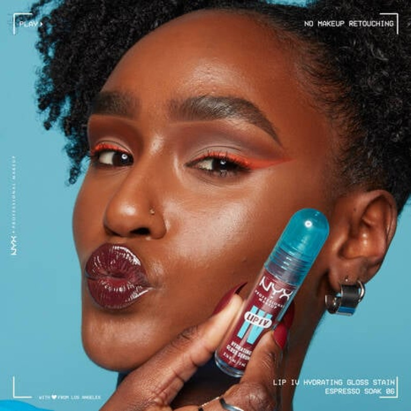 نكس ملمع الشفاه اي في مرطب