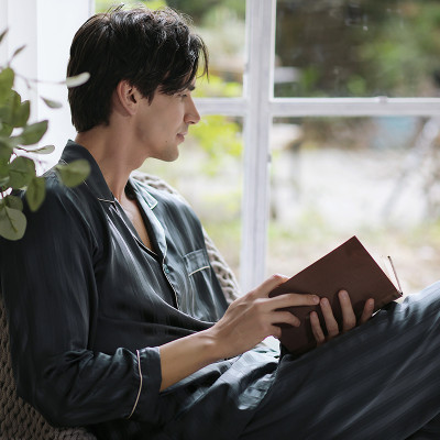 الرجال الربيع والخريف والصيف 100 منامة الحرير رقيق...