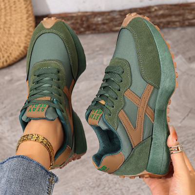 أحذية رياضية نسائية