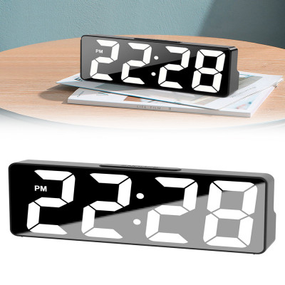 منبه رقمي ذو تأثير عصري وفاخر يجمع بين العملية وال...