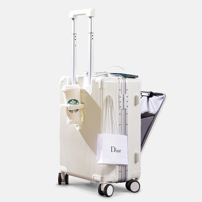 حقيبة سفر بفتحة أمامية