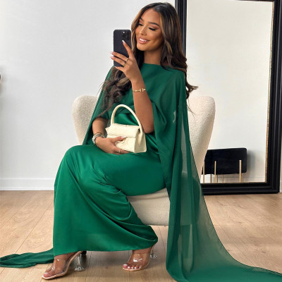 فستان نسائي بتصميم واسع و أنيق