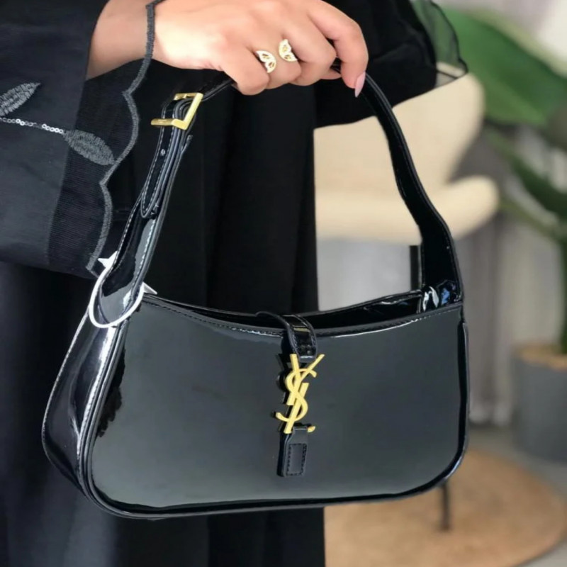 شنطة نسائية من ماركة سان لوران YSL