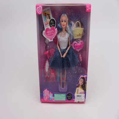 عروسة الموضة مع اكسسوارات